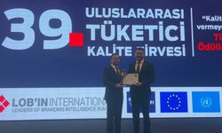 Başkan Yayla’ya Uluslararası Zirvede Profesyonel Başarı Ödülü