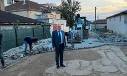 Büyükkarıştıran’da Yol ve Kaldırım Çalışmaları Sürüyor