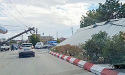 Şiddetli rüzgar çatıyı uçurdu