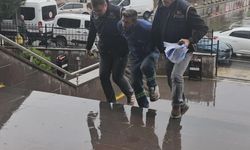 Türk Bayrağı üzerinde provokasyon yapan şahıs, ‘Halkı yanıltıcı bilgiyi yaymak' suçundan tutuklandı