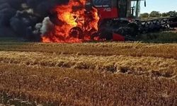 İpsala'da çeltik hasadı sırasında biçerdöver yandı