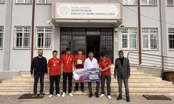 Rakiplerin çalıştıramadığı devreyi tek denemede çalıştırarak TEKNOFEST'de birinci oldular