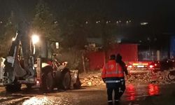 Dilovası'nda sağanak mesaisi
