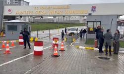 Görevinden uzaklaştırılan Üsküdar Belediye Başkanı Dedetaş ev hapsiyle tahliye edildi