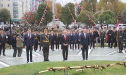 Çelenk Töreni Düzenlendi