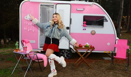 PEMBE PİJAMA KARAVAN'DA 80'LER AŞKLARİ YAŞANDI