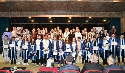 Tekirdağ'da DENEYAP mezunları geleceğe kep attı