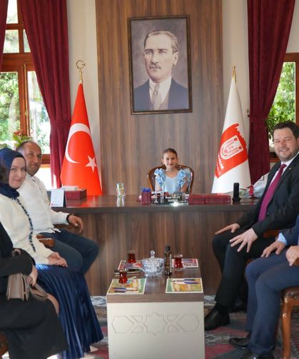 Pınarhisar’da Başkanlık Koltuğu Elifnur’a Emanet