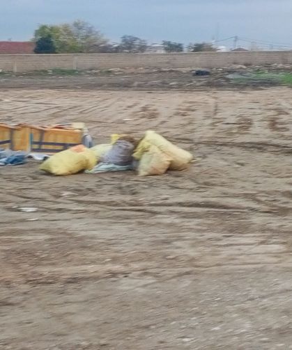 Hastane Yanındaki Temizlenen Araziye Aynı Gün Yeniden Çöp Bırakıldı