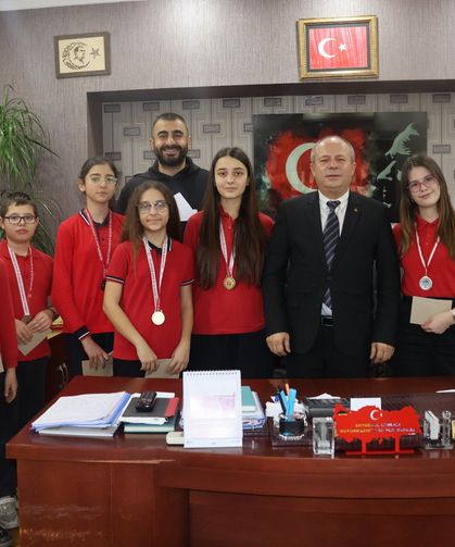 Satrançta Büyük Başarı: Büyükkarıştıran’dan 8 Madalya