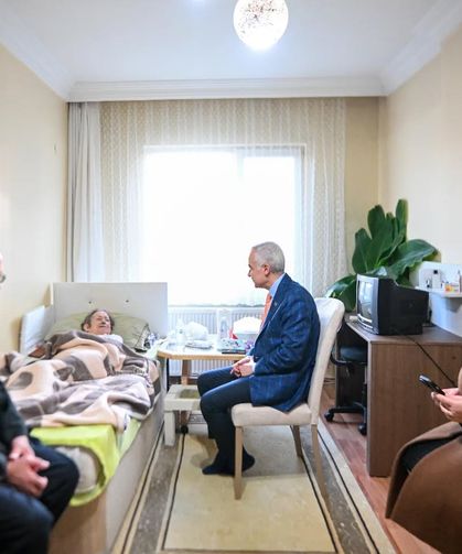 Vali Turan’dan Evde Sağlık Hizmetinden Yararlanan Aileye Ziyaret