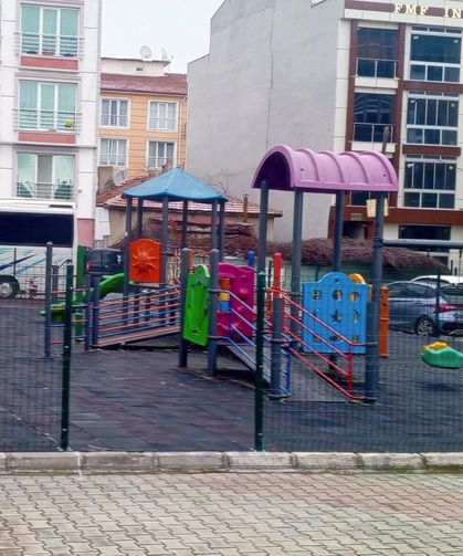 Tatile Soğuk Sessizliği