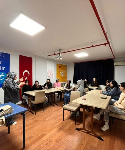 Lüleburgaz Kız Yurdunda Diksiyon Kursu Tamamlandı