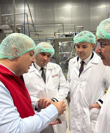 Başkan Bulut, Bahçıvan Gıda Tesislerini Ziyaret Etti