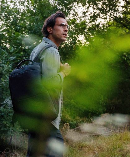 Burak Alp Yenilmez Gramafon ile İngiltere Yolcusu