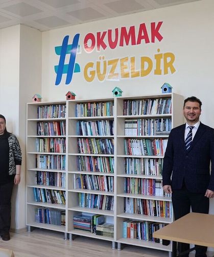 Başkan Yayla’dan KYK Yurduna Kütüphane Müjdesi