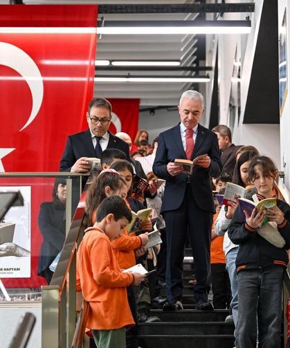 Vali Turan Kütüphane Haftası Programına Katıldı