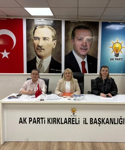 AK Parti Kadın Kolları Haftalık Toplantısını Gerçekleştirdi