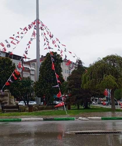23 Nisan İçin Meydanda Hazırlıklar Tamamlandı