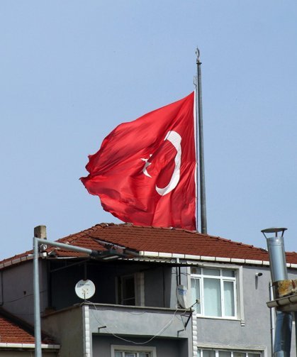 Dev Bayrak Kent Siluetine Damga Vuruyor