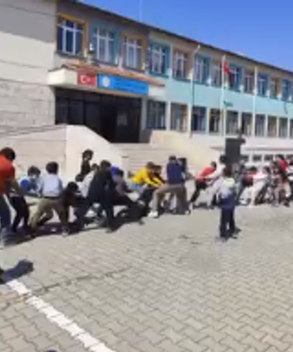 Gezici Kütüphane Öğrencilerle Buluştu