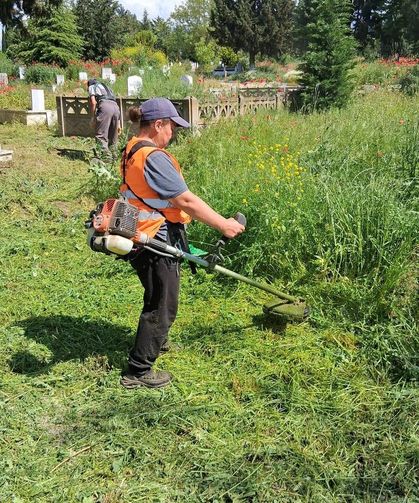 Büyükkarıştıran’da Mezarlıklar Bayrama Hazırlandı