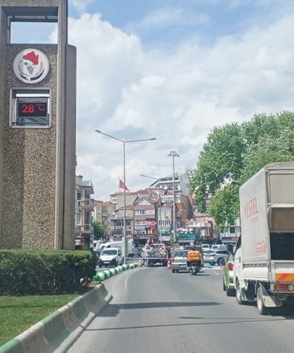 Hava 28 Derece Ama Sağanak Uyarısı Var