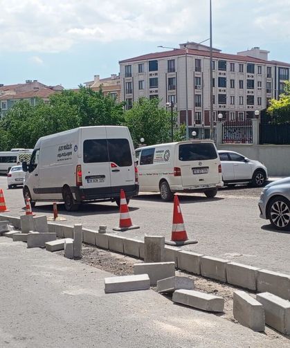Kırklareli Eriklice Caddesi'nde Orta Refüj Çalışması Başlatıldı