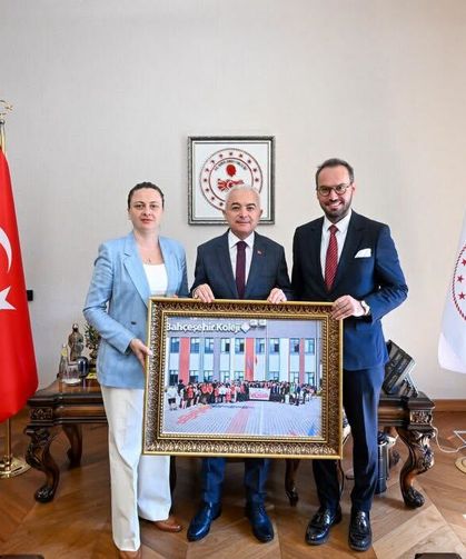 Bahçeşehir Koleji Yönetiminden Vali Turan’a Ziyaret