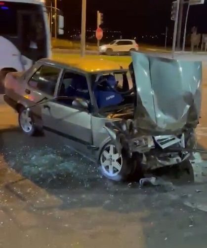 Niğde-Bor yolunda trafik kazası: 4 kişi yaralandı
