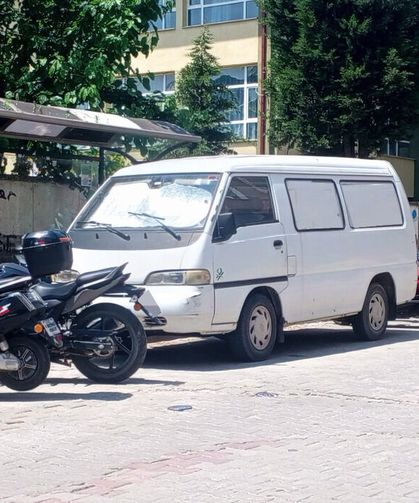 Otobüs Durağındaki Motosiklet Yoğunluğu Sürüyor