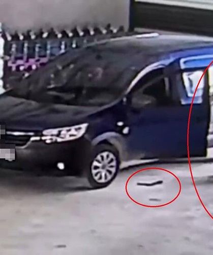Yılan giren araca binmek isteyince korku dolu anlar yaşadı