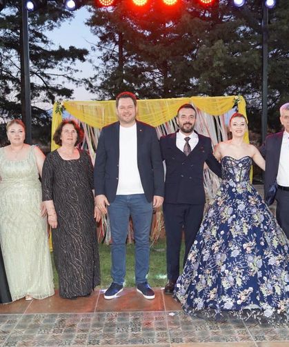 Başkan Talay, Buket ve Kıvanç Çiftinin Nişan Yüzüklerini Taktı