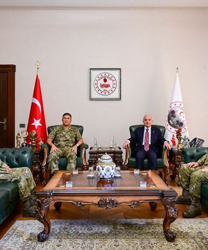 Orgeneral Ersay'dan Vali Turan'a Ziyaret