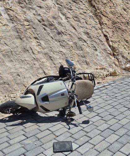 Kontrolden çıkan motosiklet devrildi: 1 yaralı