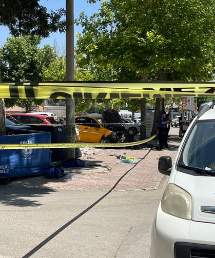 Ticari taksinin çarptığı anne ile kızı hayatını kaybetti