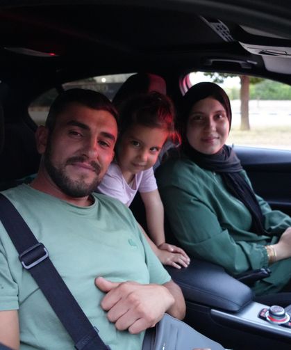 Bayrak ve ezan hasretiyle yola çıkan gurbetçilerin Kapıkule’den yurda girişleri sürüyor
