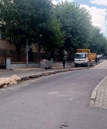 Eriklice Caddesi'ndeki Altyapı Çalışmaları Sağlık Yerleşkesi Yönünde İlerliyor