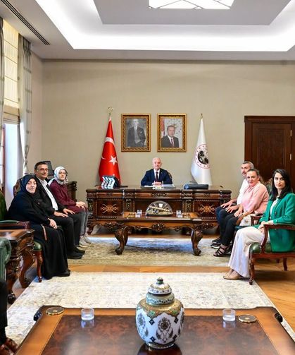 Vali Turan Şehit Ailesi ve Koruyucu Aileyi Ağırladı