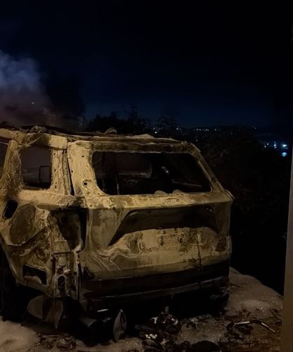Erdek’te otomobil yangını paniğe neden oldu
