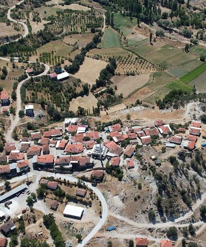 Demirci’de konforlu ulaşım için 45 kilometrelik yol yenileniyor