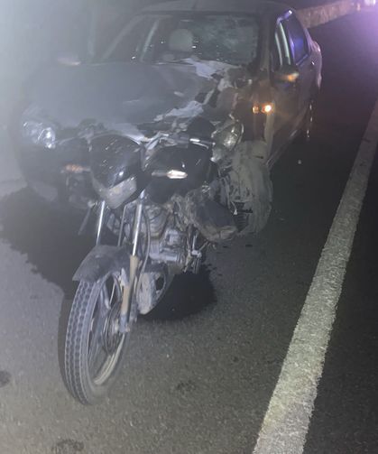 İpsala'da motosiklet otomobilin önüne saplandı: 3 yaralı