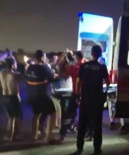 Denizde boğulma tehlikesi geçiren şahıs hastaneye kaldırıldı