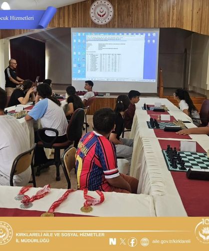 Kırklareli’nde Çocuklar Satranç Turnuvasında Yarıştı