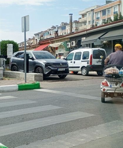 YAYA GEÇİDİNDE KURALLARI HİÇE SAYDI