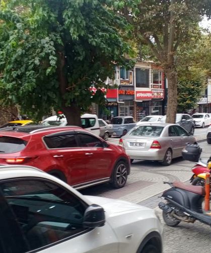 Kırklareli’nde Kent Merkezinde Trafik Yoğunluğu Dikkat Çekiyor