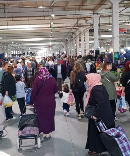Çarşamba pazarında fiyatlar barbunya ve sarımsak 150 TL