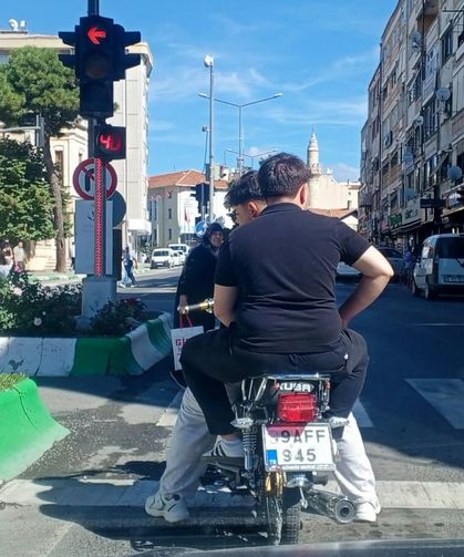 Kırklareli’nde Yayalar da Trafik Kurallarına Uymaya Özen Gösteriyor