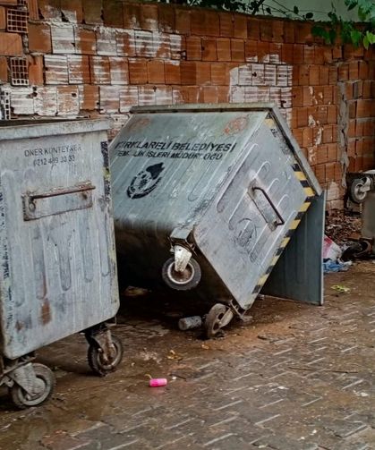 Çöp Konteynerlerini Devirenler Çevre Temizliğini Hiçe Sayıyor