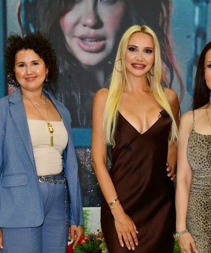 LARA VE OKSANA GÖÇMEN’DEN EKRANDA DOSTLUK BULUŞMASI